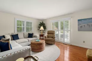 28 Chilmark Dr, Falmouth, MA 02536 - Photo 10