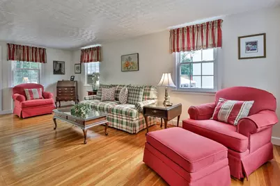 38 Norwich Circle, Medford, MA 02155 - Photo 8