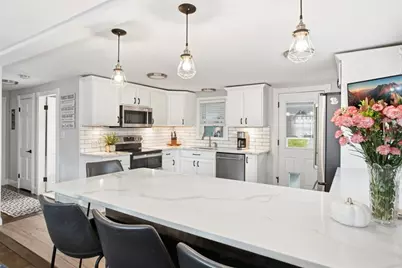 176 Marlborough Rd, Salem, MA 01970 - Photo 12