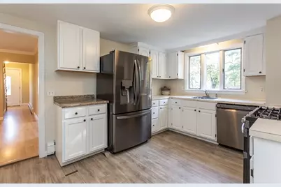 303 Middle St, Weymouth, MA 02189 - Photo 12