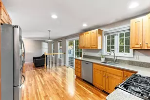 27 Killarney Way, Attleboro, MA 02703 - Photo 8