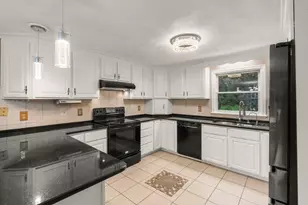 8 McDonald Rd, Wilmington, MA 01887 - Photo 6