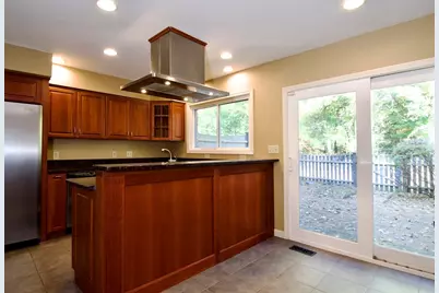 20 Smithfield Ct #20, Springfield, MA 01108 - Photo 8