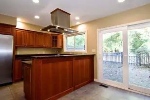 20 Smithfield Ct, Springfield, MA 01108 - Photo 8