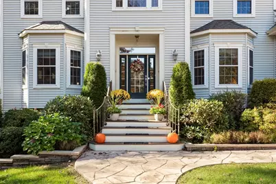 16 Hilltop Dr, Douglas, MA 01516 - Photo 2