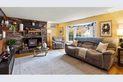 425 Pleasant St, Marlborough, MA 01752 - Photo 10