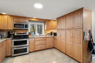 425 Pleasant St, Marlborough, MA 01752 - Photo 6