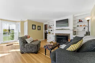 37 Central St, West Brookfield, MA 01585 - Photo 14