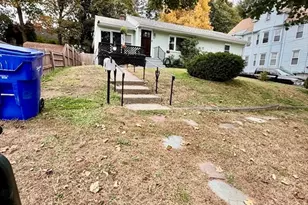 46 Balis St, Springfield, MA 01109 - Photo 2