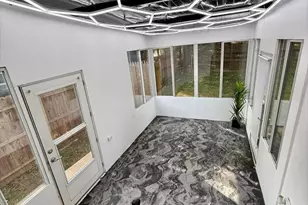 46 Balis St, Springfield, MA 01109 - Photo 4