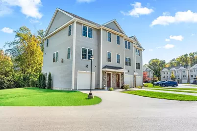 3 Lighthouse Cir #A, Salisbury, MA 01952 - Photo 2