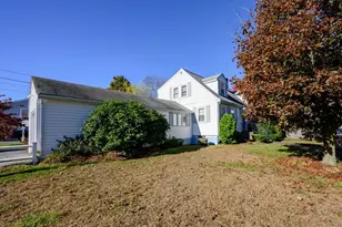 61 Grove St, Braintree, MA 02184 - Photo 2