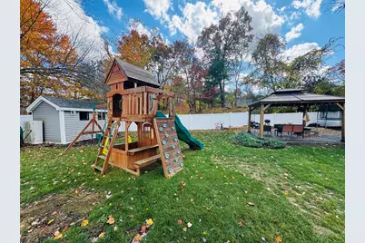 27 Fitchburg St, Marlborough, MA 01752 - Photo 34