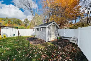 27 Fitchburg St, Marlborough, MA 01752 - Photo 32