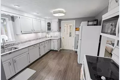 70 Westminster Ave, Haverhill, MA 01830 - Photo 10