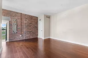 42 8th St, Boston, MA 02129 - Photo 10