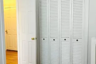 17 S Russell St, Boston, MA 02114 - Photo 8