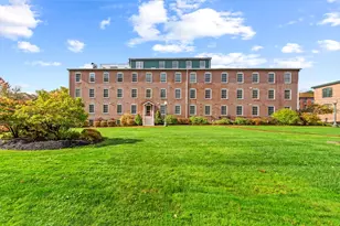 25 Cedar St, Amesbury, MA 01913 - Photo 2