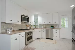 94 Rice St, Wellesley, MA 02482 - Photo 4