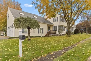 43 Flint Locke Dr, Weymouth, MA 02189 - Photo 2