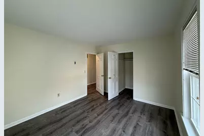 8-10 Essex Street #5, Andover, MA 01810 - Photo 4