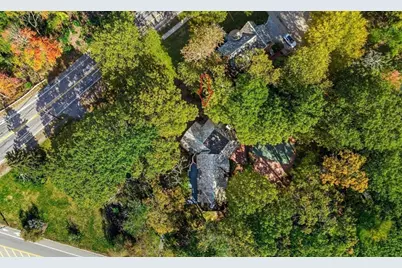 1125 W Roxbury Pkwy, Brookline, MA 02467 - Photo 8