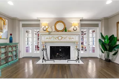 1125 W Roxbury Pkwy, Brookline, MA 02467 - Photo 10