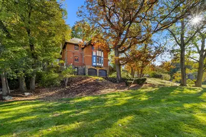 1125 W Roxbury Pkwy, Brookline, MA 02467 - Photo 40