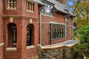 1125 W Roxbury Pkwy, Brookline, MA 02467 - Photo 4