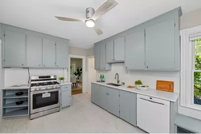 87 Holworthy St #2, Cambridge, MA 02138 - Photo 6