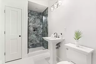 14 Liana St, Woburn, MA 01801 - Photo 30