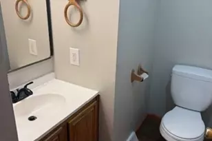 61 Glenmore St, Springfield, MA 01129 - Photo 6