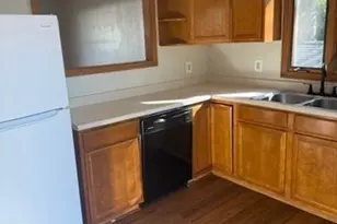 61 Glenmore St, Springfield, MA 01129 - Photo 4