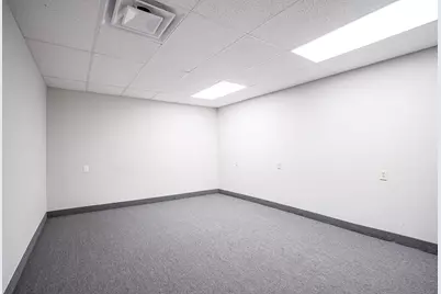 733 Memorial Avenue, West Springfield, MA 01089 - Photo 18