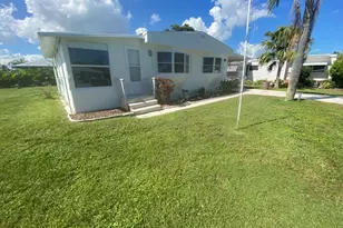 9 SE Valencia Ln, Port St. Lucie, FL 34952 - Photo 2