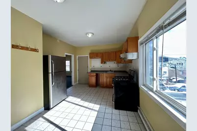 1 Wyeth St #2, Malden, MA 02148 - Photo 4