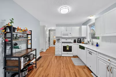 98 Fox Woods Dr, Springfield, MA 01129 - Photo 8