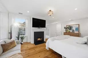 45 Pleasant St, Marblehead, MA 01945 - Photo 24