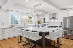 45 Pleasant St, Marblehead, MA 01945 - Photo 12