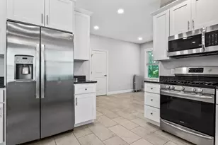 91 Verndale Stret, Brookline, MA 02446 - Photo 2