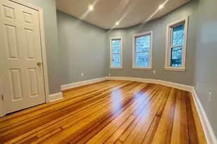 28 Melbourne St, Boston, MA 02124 - Photo 4