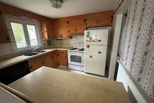 112 Hillside Ave, Brockton, MA 02302 - Photo 6