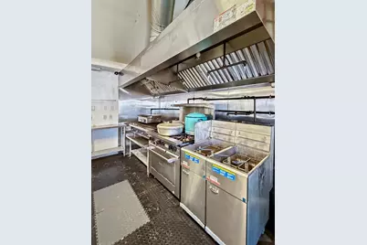 301 Lancaster St, Leominster, MA 01453 - Photo 8