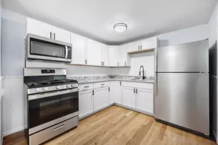 164 Bradley St, Lowell, MA 01850 - Photo 8