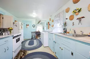 38 W Main St, Millbury, MA 01527 - Photo 12