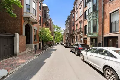 6 Walnut St #3, Boston, MA 02108 - Photo 18