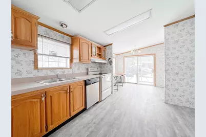 25 Popes Ln, Danvers, MA 01923 - Photo 10