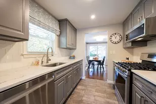 18 Tisdale Dr, Dover, MA 02030 - Photo 12