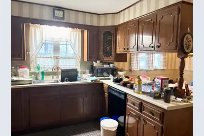 2 Howland Ter, New Bedford, MA 02740 - Photo 4