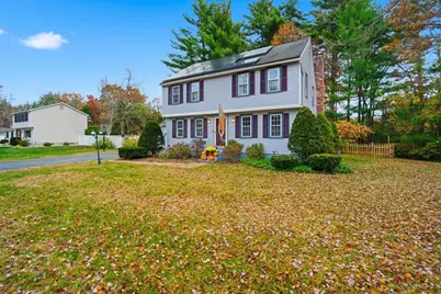 72 Tanglewood Dr, East Longmeadow, MA 01028 - Photo 2